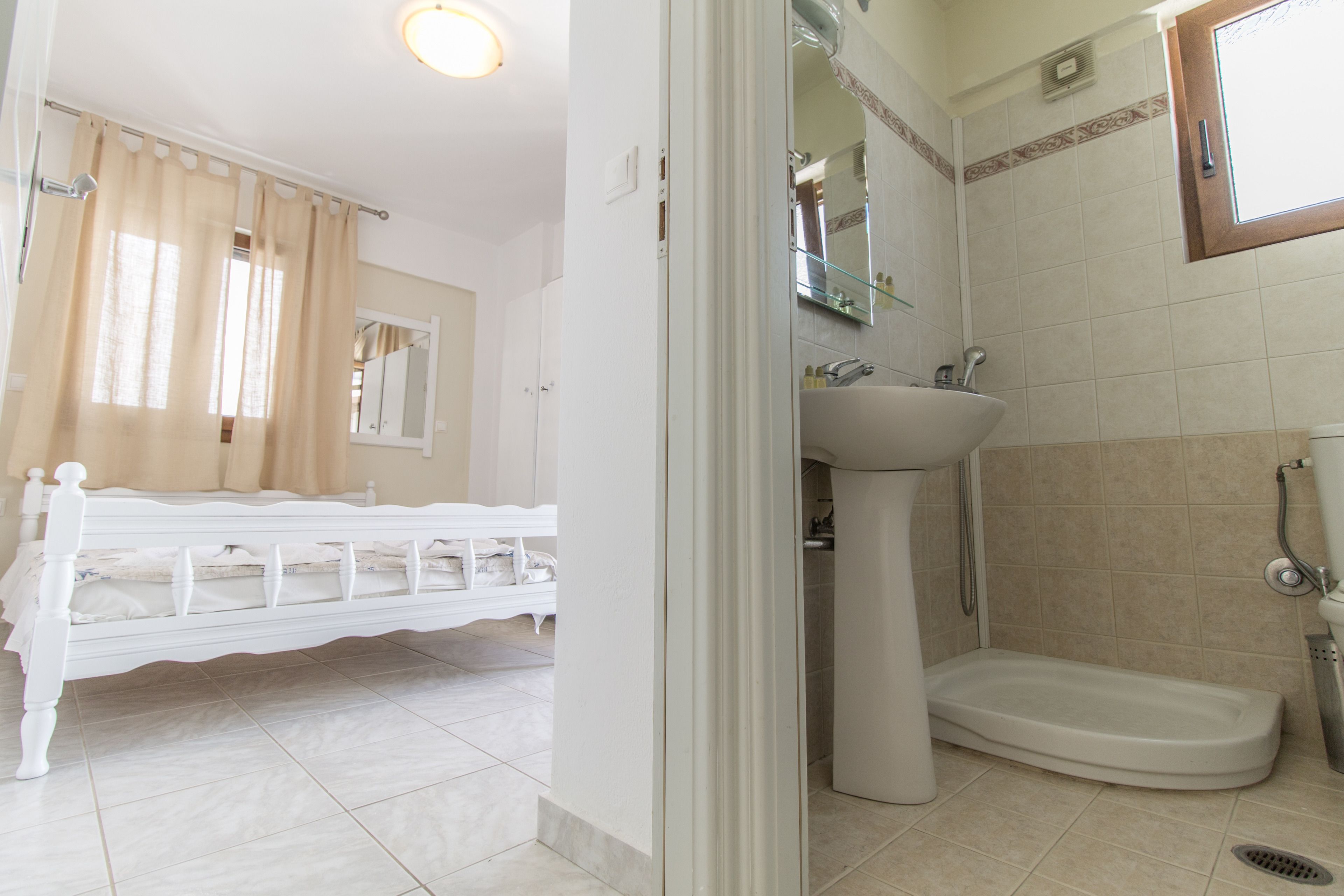 superior suite, 1 double bed, hot tub, sea view | bathroom shower