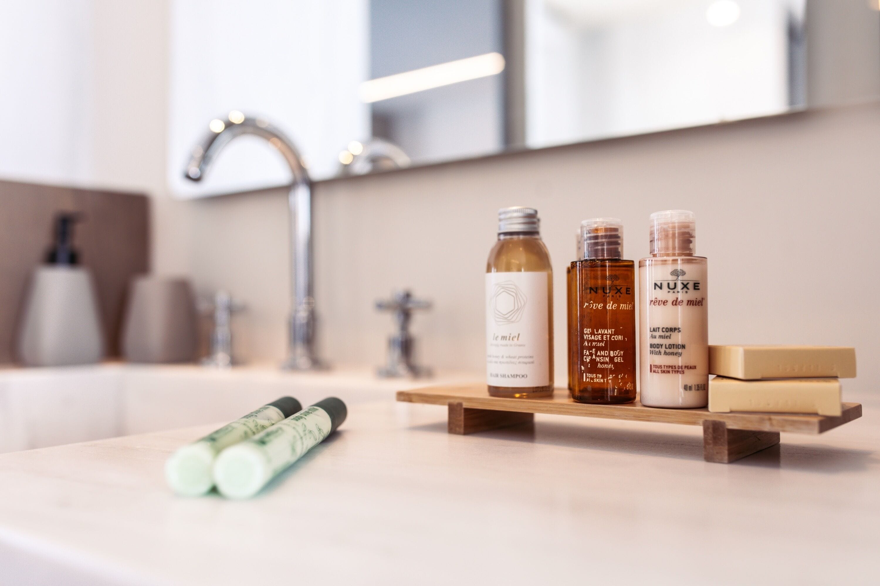 superior suite, 1 double bed, hot tub, sea view | room amenity