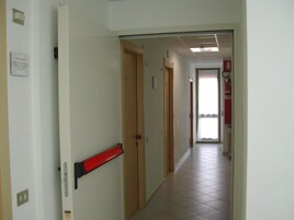 Ropa de cama de alta calidad y minibar