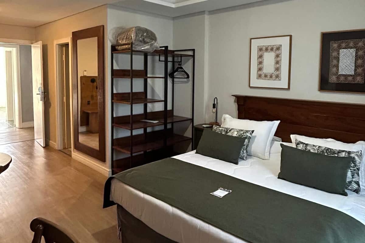 Căn hộ Superior, ban công, quang cảnh một góc biển (Luxo Superior) | Minibar, màn/rèm cản sáng, truy cập Internet không dây miễn phí