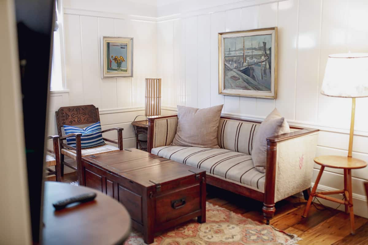 Suite, 1 King Bed, Ensuite | Egyptian cotton sheets, premium bedding, down comforters, pillowtop beds