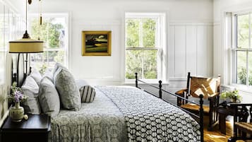 Deluxe Room, 1 King Bed | Egyptian cotton sheets, premium bedding, down comforters, pillowtop beds