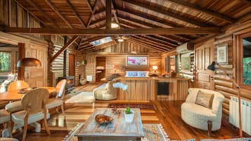 Bungalow, phòng tắm hơi (Master) | Bộ đồ giường cao cấp, minibar, trang trí khác biệt, màn/rèm cản sáng