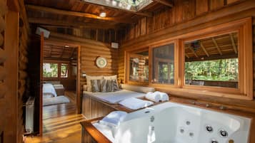 Bungalow, Sauna (Master) | Bathroom | Combined shower/tub, jetted tub, designer toiletries, hair dryer