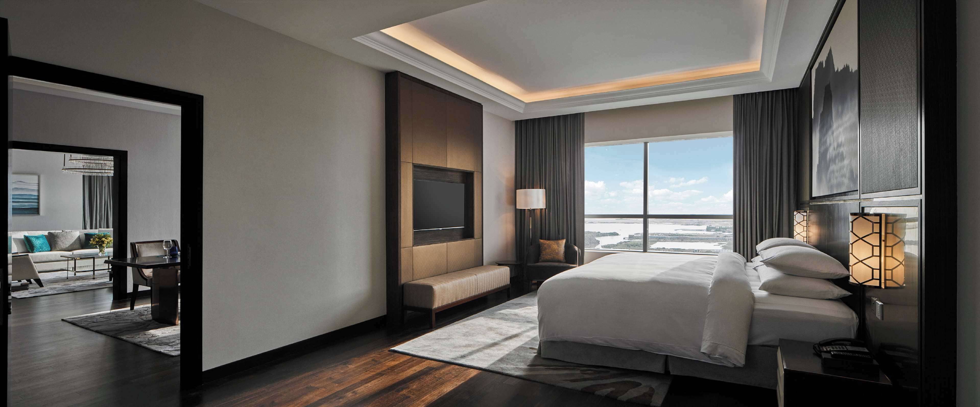 king presidential suite | premium bedding, minibar, in-room safe, individually decorated