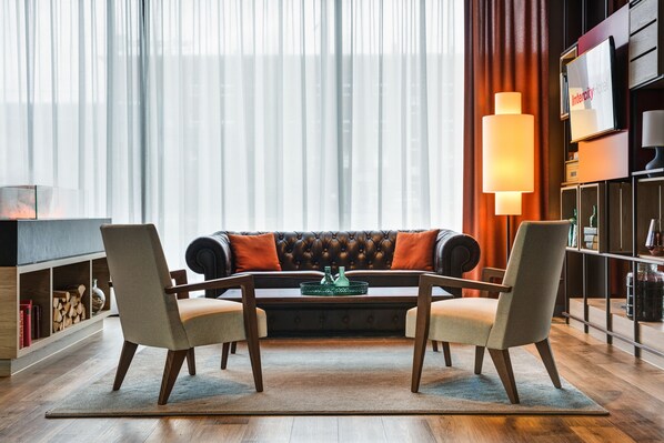 Lobby sitting area - IntercityHotel Duisburg (Duisburg)