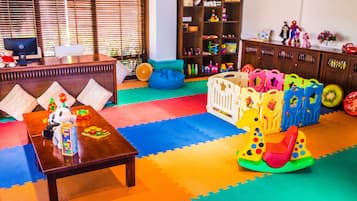 Área de juegos infantiles bajo techo