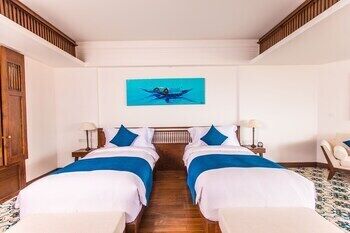 1 bedroom, premium bedding, minibar, in-room safe