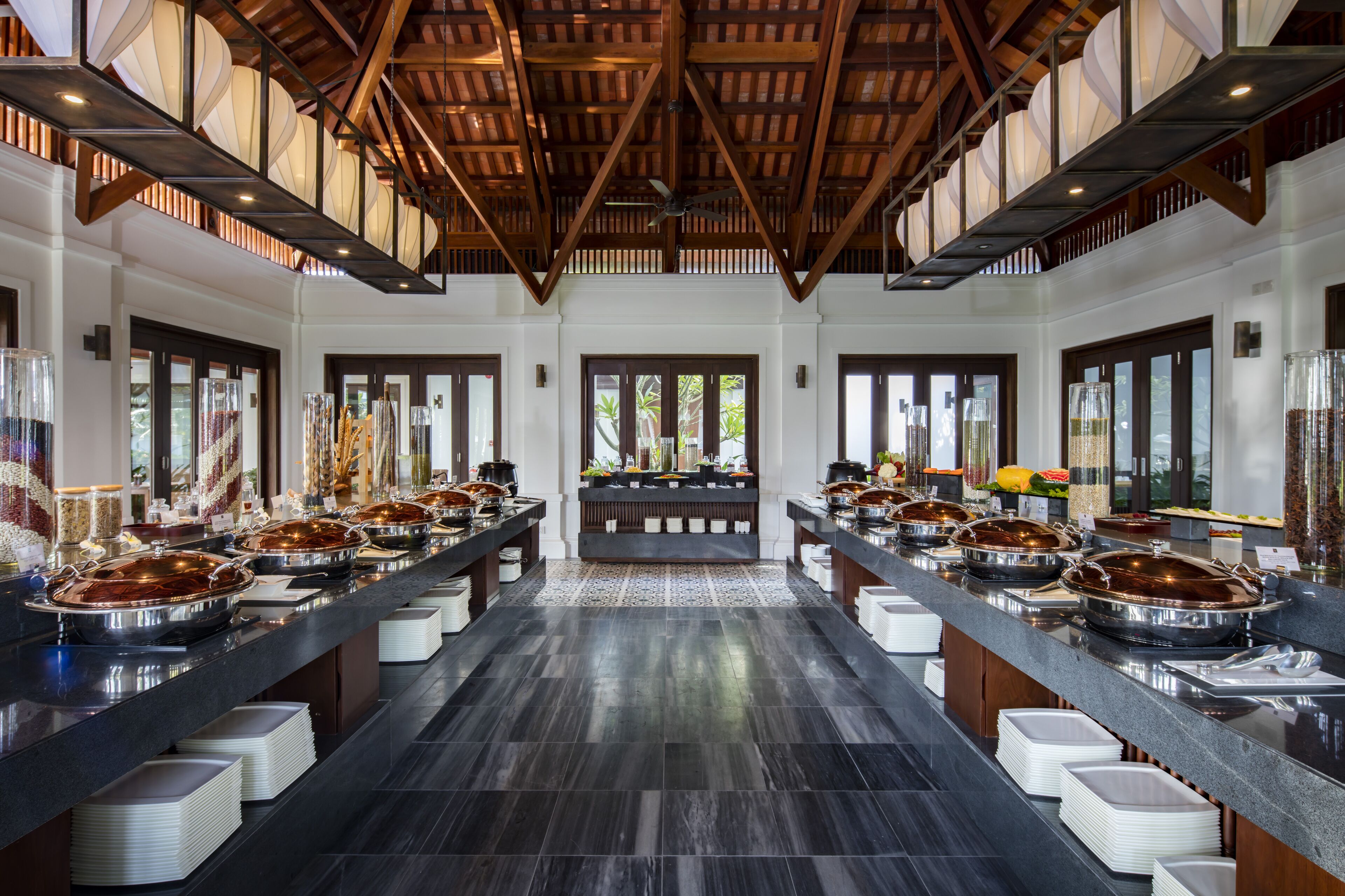 Desayuno buffet diario (VND 500000 por persona)