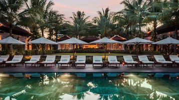 3 outdoor pools, open 6:00 AM to 6:00 PM, pool umbrellas, pool loungers