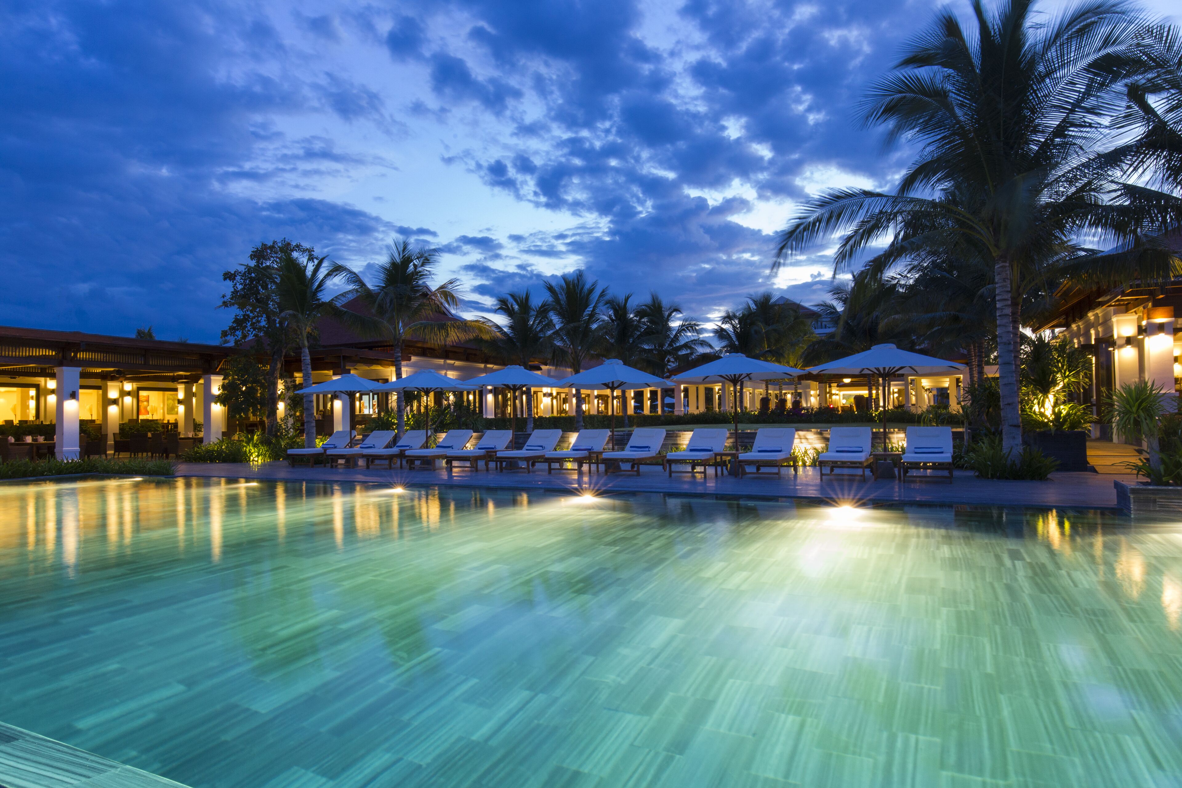 3 outdoor pools, open 6:00 AM to 6:00 PM, pool umbrellas, sun loungers