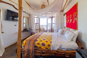 1 bedroom, in-room safe, desk, iron/ironing board