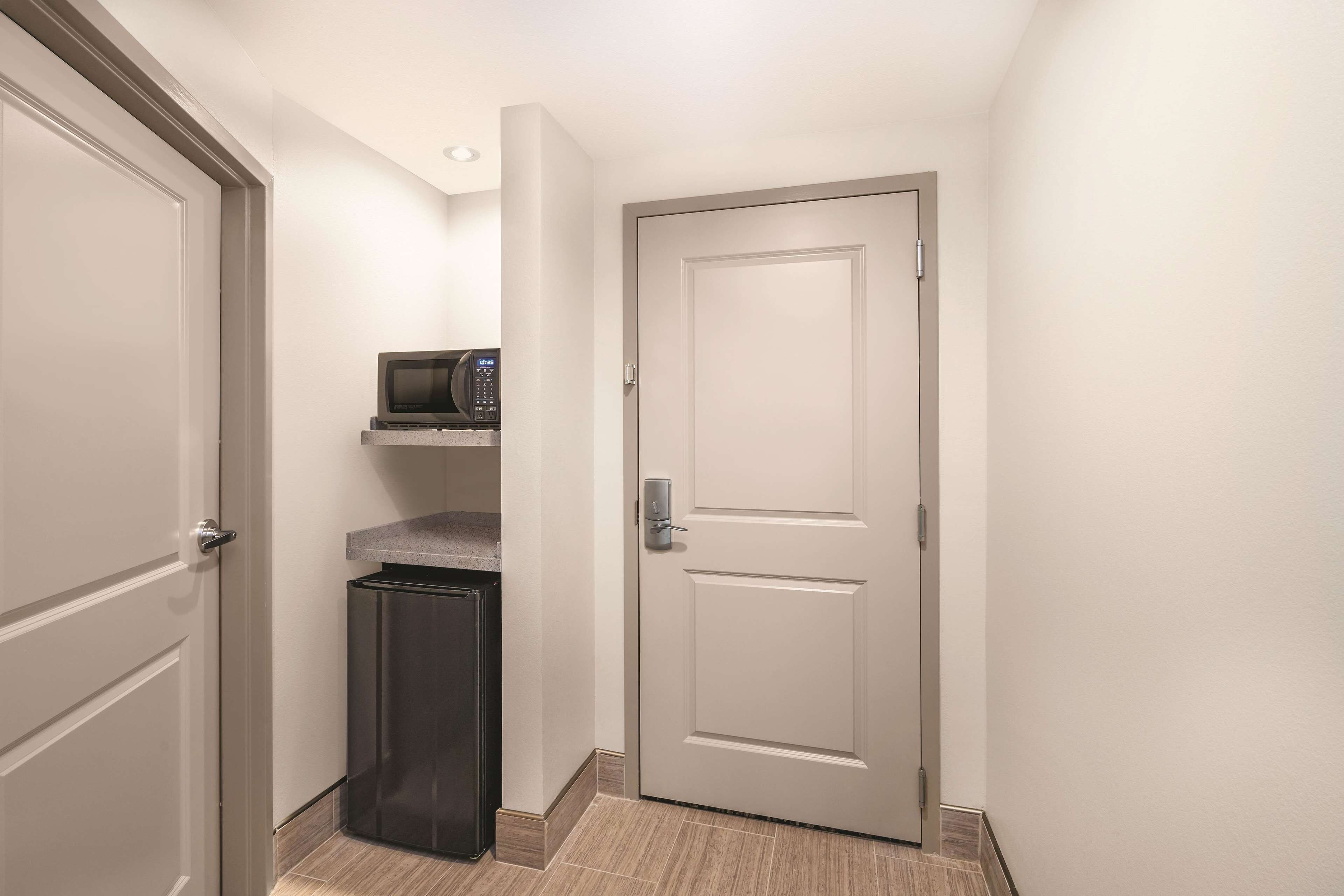 premium bedding, down duvets, pillow-top beds, desk