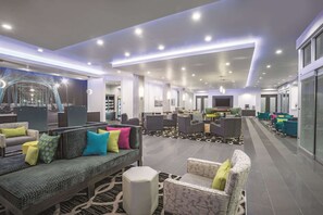 Lobby - La Quinta Inn & Suites by Wyndham Cleveland TN (Cleveland)