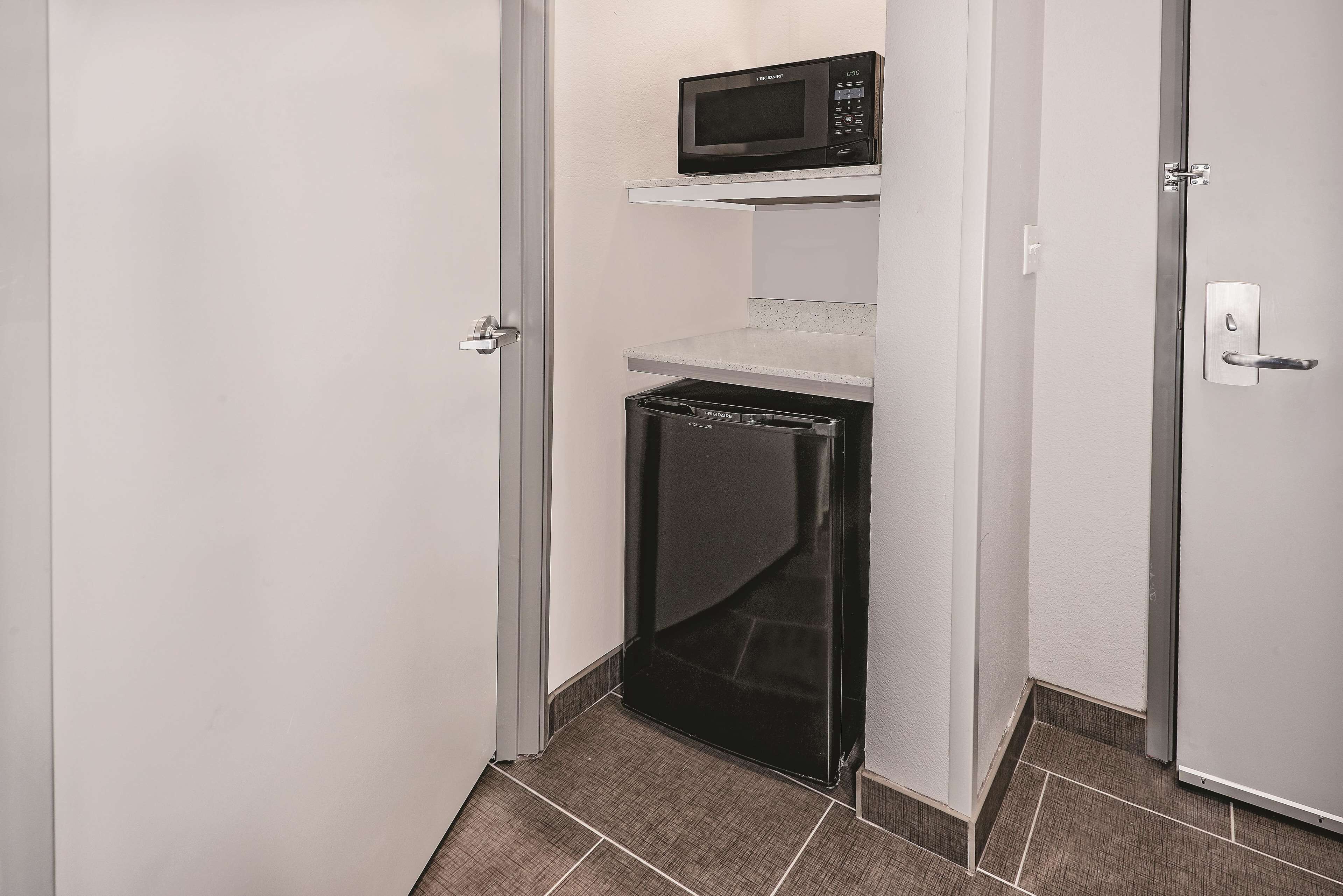 egyptian cotton sheets, premium bedding, down duvets, pillow-top beds