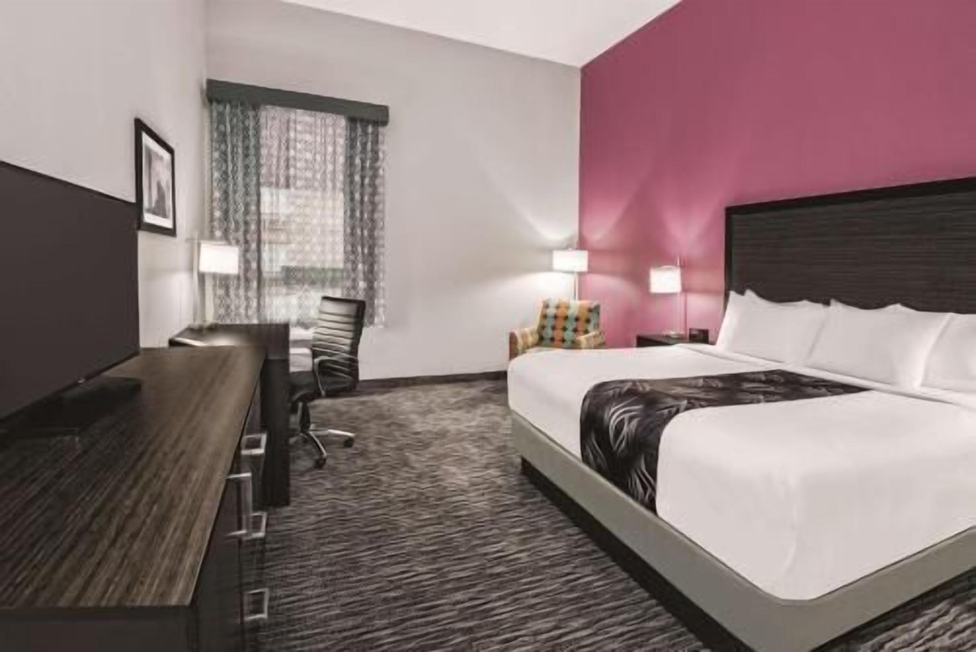 Egyptian cotton sheets, premium bedding, down duvets, pillow-top beds