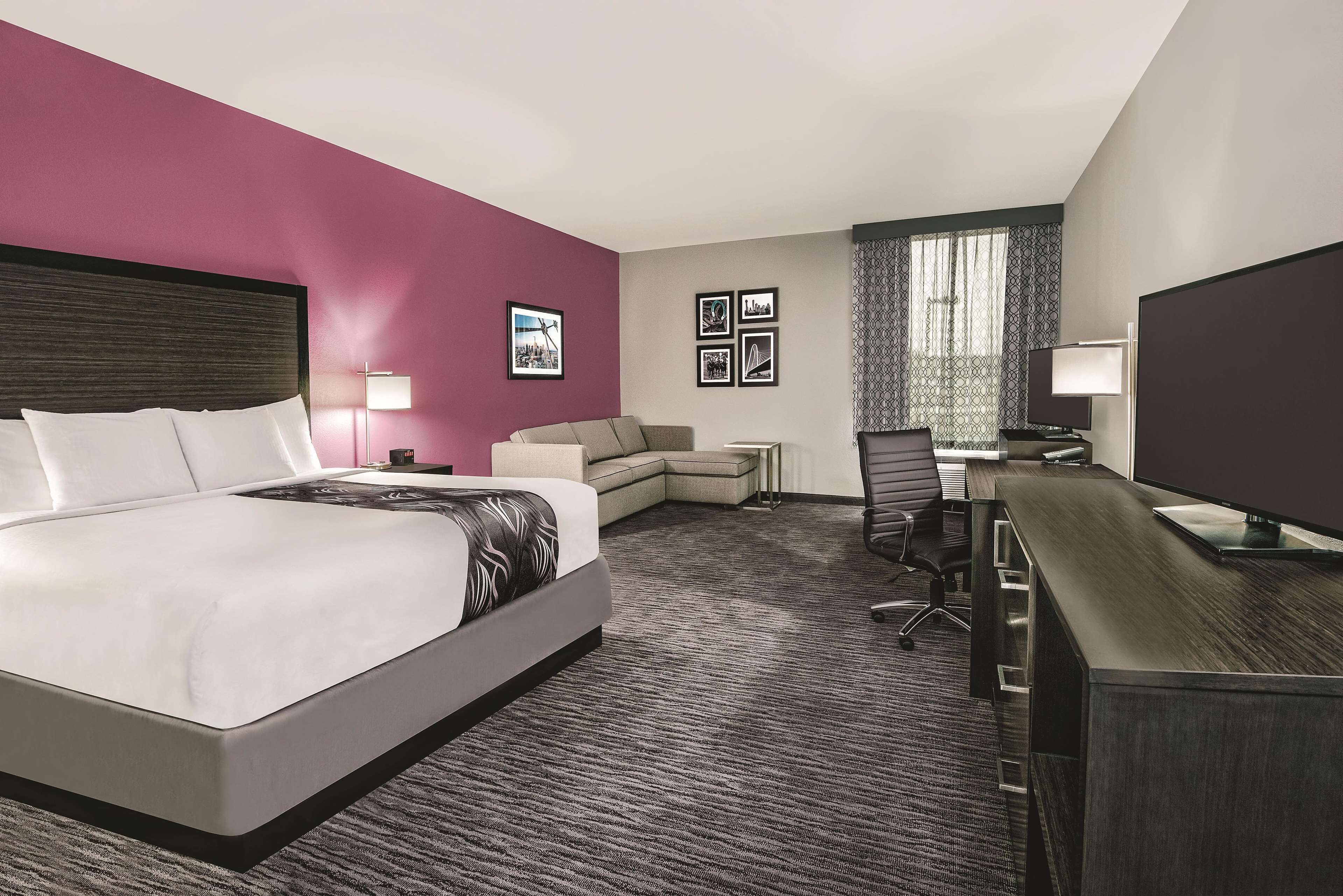 deluxe room, 1 king bed, accessible, non smoking (mobility/hearing, bathtub w/grab bars) | egyptian cotton sheets, premium bedding, down duvets, pillow-top beds