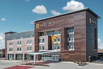 La Quinta Inn & Suites by Wyndham Dallas Grand Prairie North