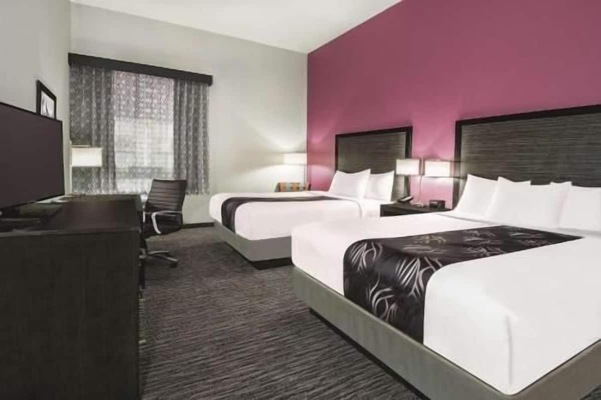 Egyptian cotton sheets, premium bedding, down duvets, pillow-top beds