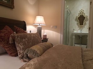Chambre Double, salle de bains privée