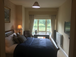Chambre Double, salle de bains privée