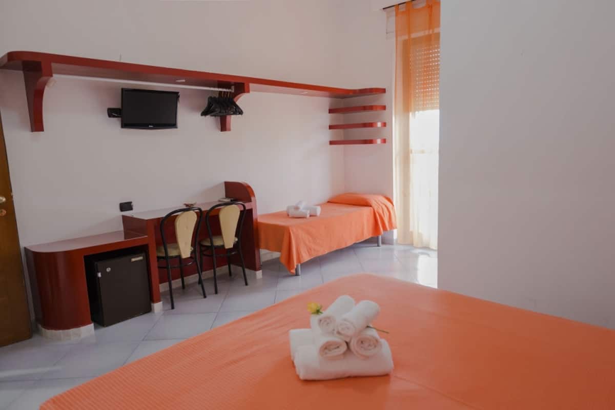 Kamar Triple | Meja kerja dan Wi-Fi gratis