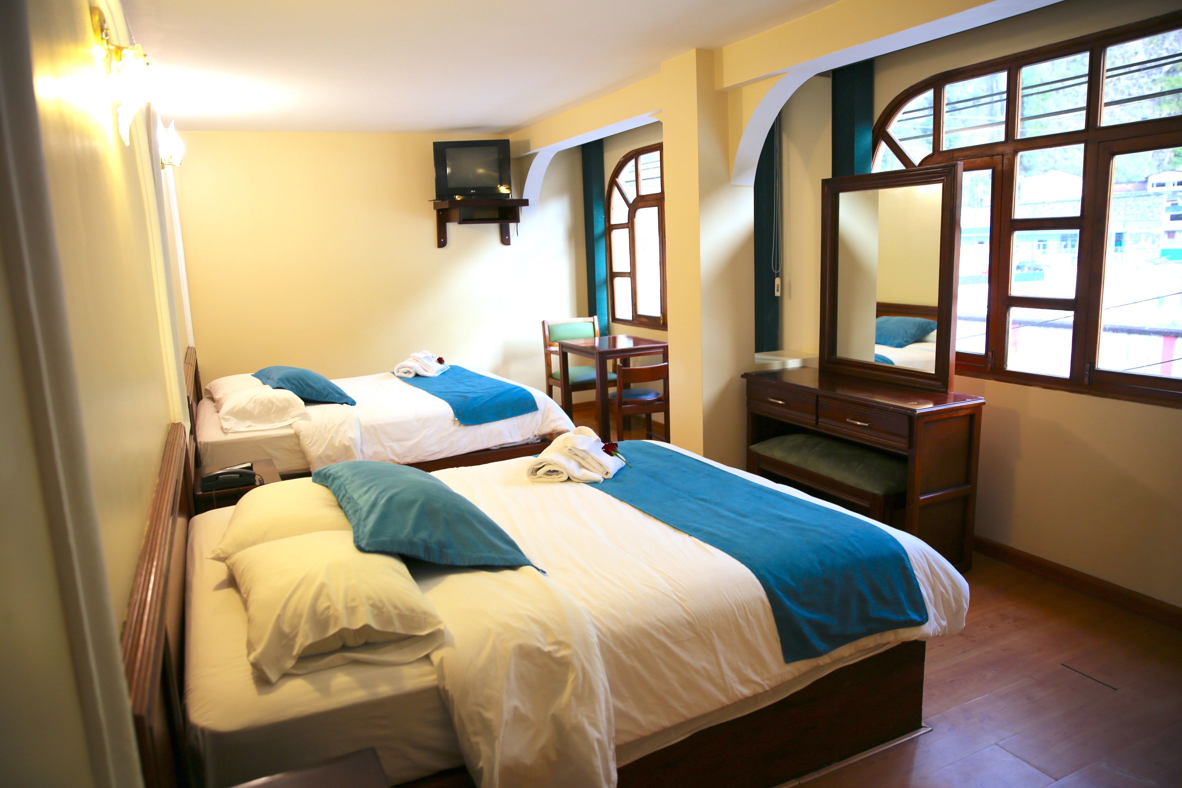 standard quadruple room | desk, free wifi, bed sheets