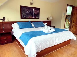 Superior Double Room | Desk, free WiFi, bed sheets
