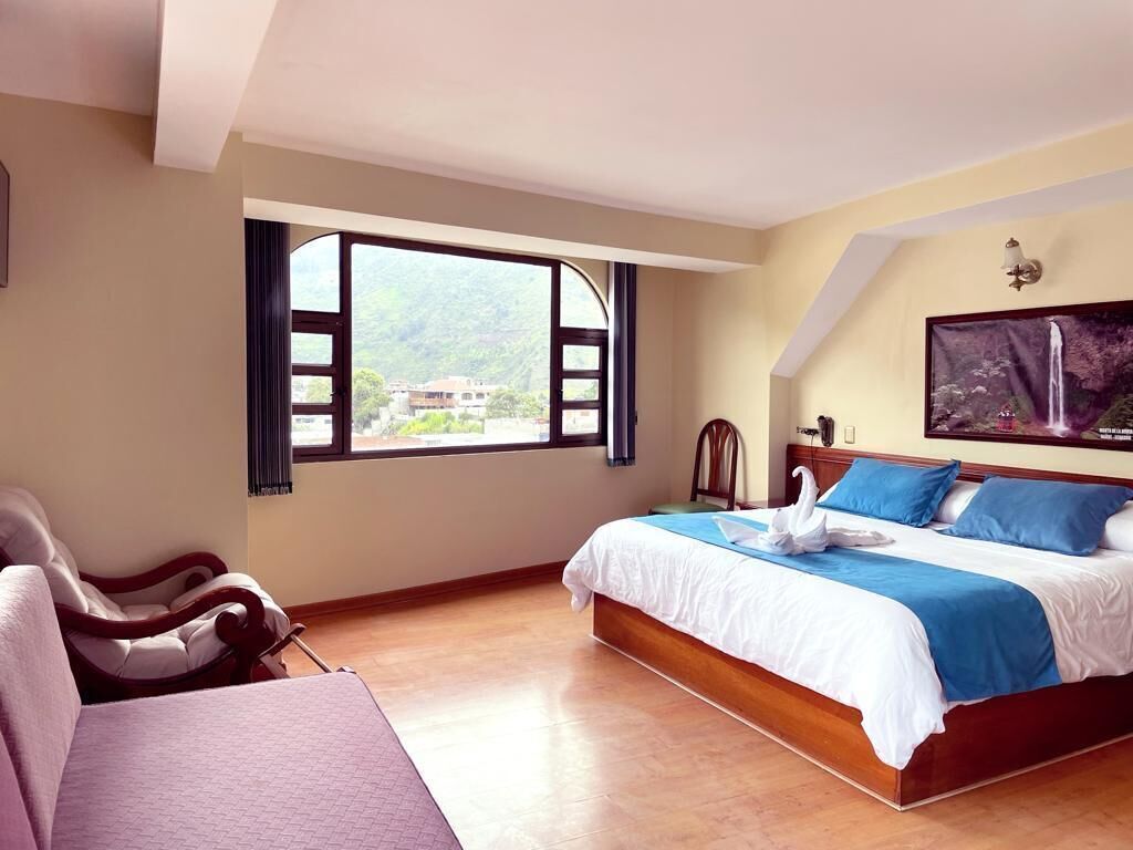 Escritorio, wifi gratis, ropa de cama