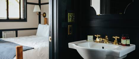 Dusche, Regendusche, Designer-Toilettenartikel, Haartrockner