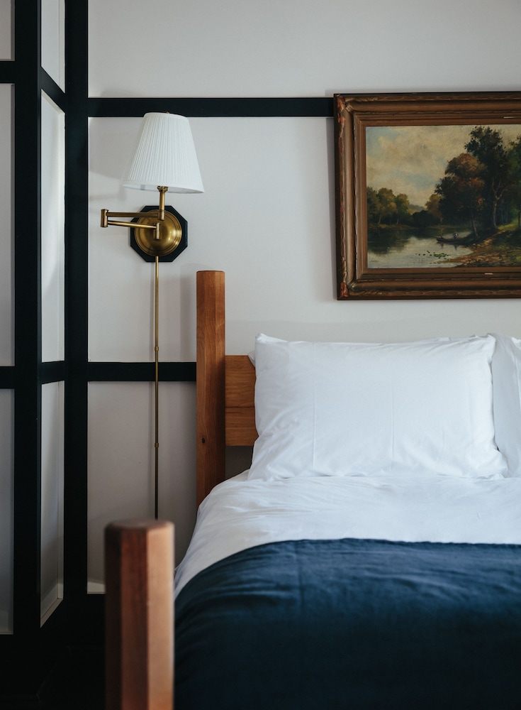 Brentwood Hotel by null Brentwood Hotel by null
