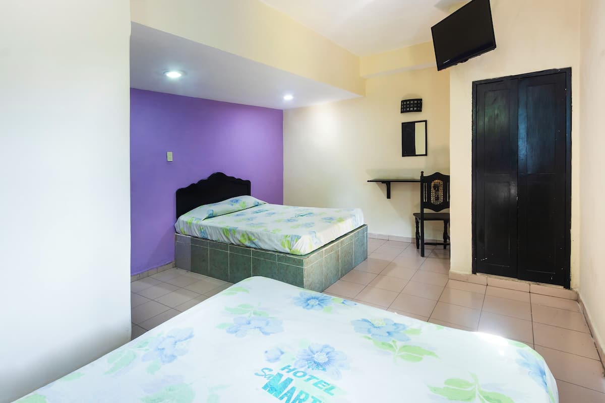 1 habitación, sistema de insonorización, wifi gratis y ropa de cama