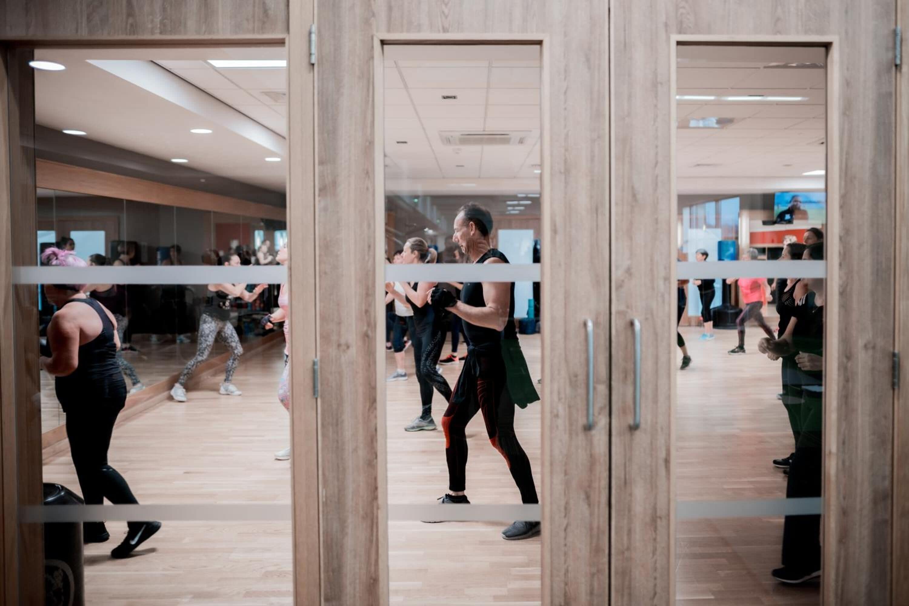 Breakfast, lunch, dinner served; international cuisine 