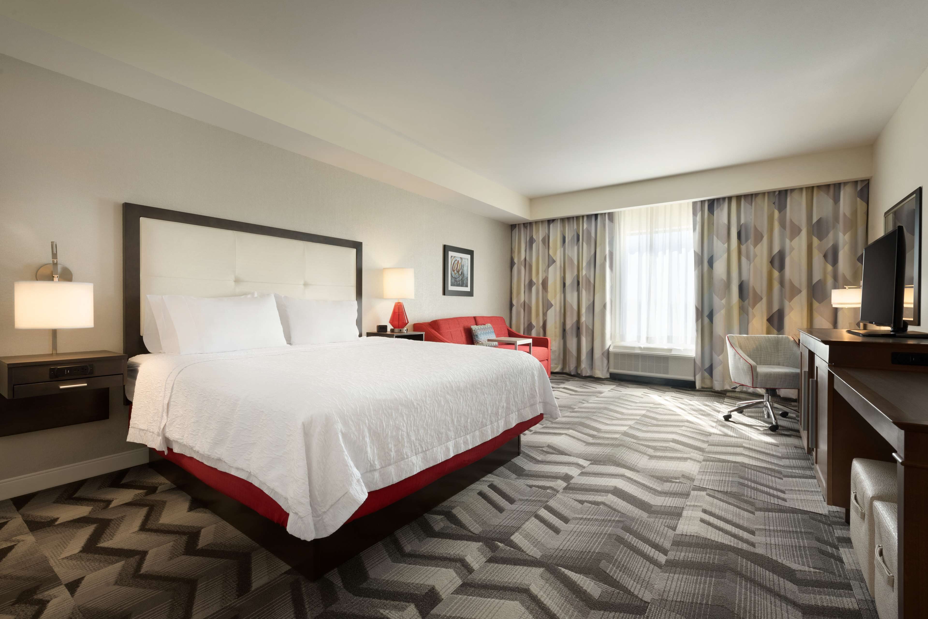 studio, 1 king bed, non smoking, refrigerator & microwave | free wifi, bed sheets