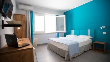 Doppelzimmer | Minibar, Zimmersafe, Schreibtisch, kostenloses WLAN