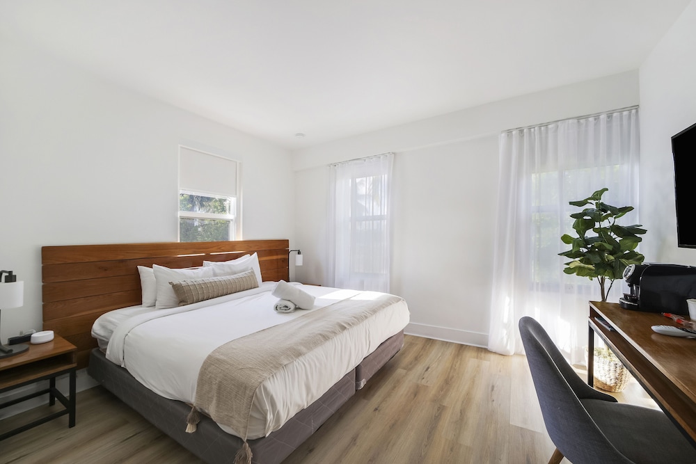 The Miami Beach by null