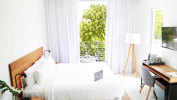 Kamar Superior, 1 Tempat Tidur King, balkon (Self check) | 1 kamar tidur, brankas, dan didekorasi berbeda-beda