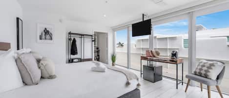 Superior Room, 1 King Bed, Balcony (Self check) | In-room safe, desk, laptop workspace, blackout drapes