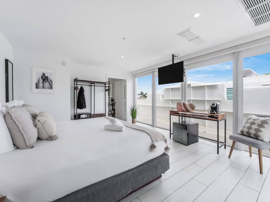 Superior Room, 1 King Bed, Balcony (Self check) | In-room safe, desk, laptop workspace, blackout curtains