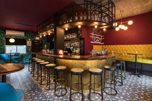 Bar (en el alojamiento)