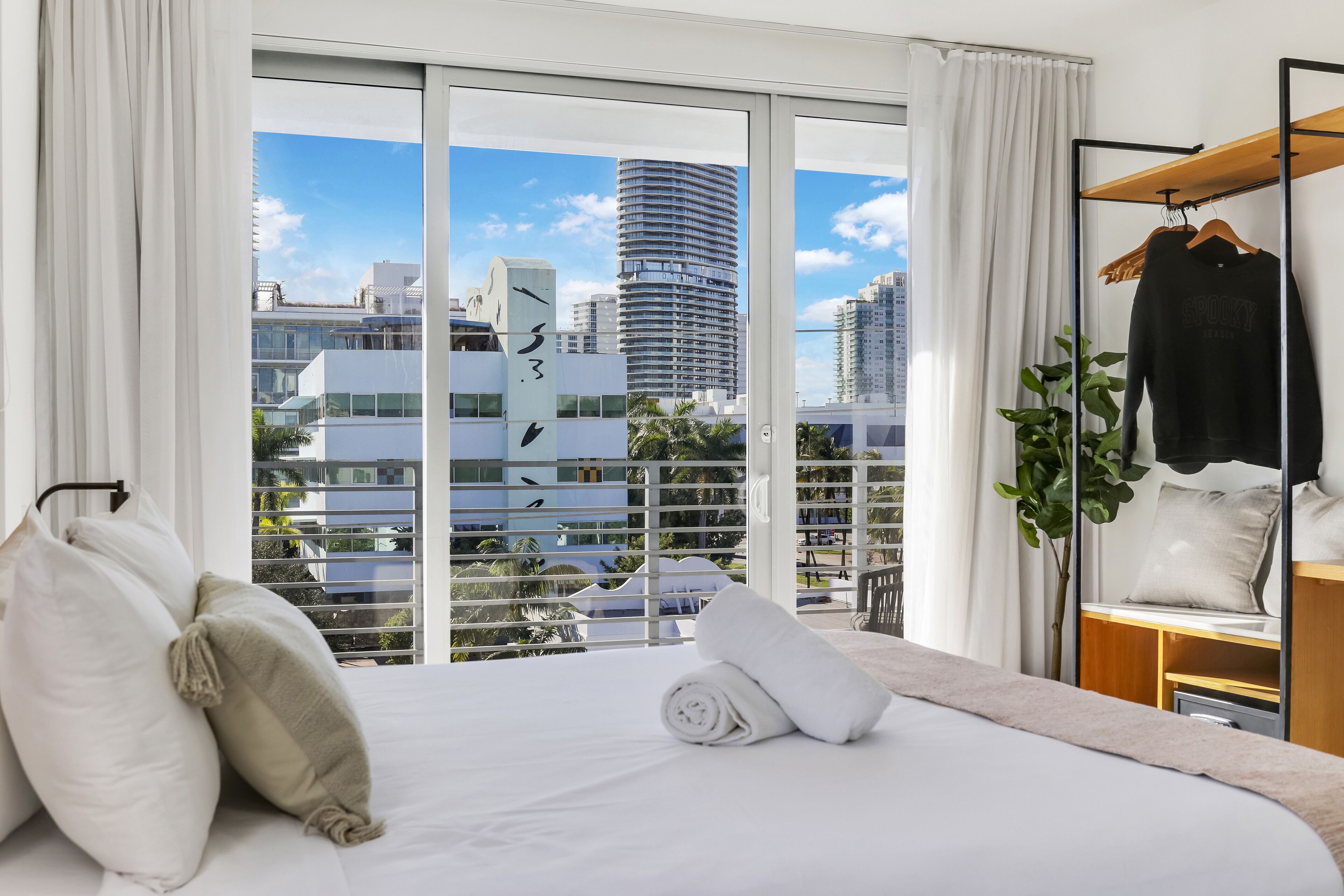 Superior Room, 1 King Bed, Balcony (Self check) | In-room safe, individually decorated, individually furnished, desk