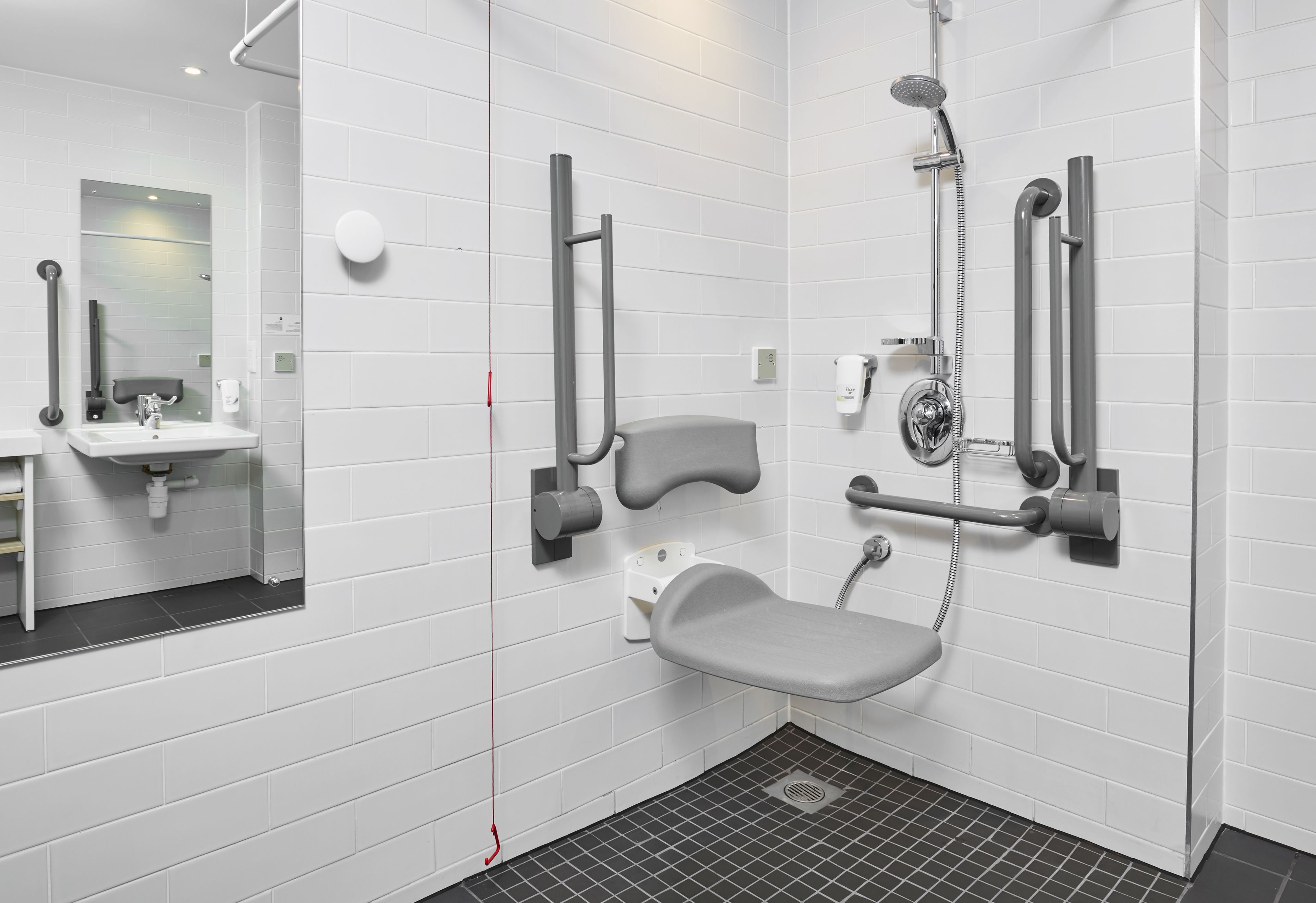 standard room, 1 double bed, accessible | 1 bedroom, in-room safe, desk, laptop workspace