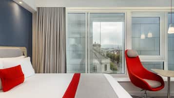 Hypo-allergenic bedding, in-room safe, desk, laptop workspace