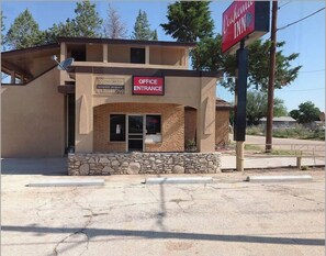Property entrance - Coahoma Inn (Coahoma)