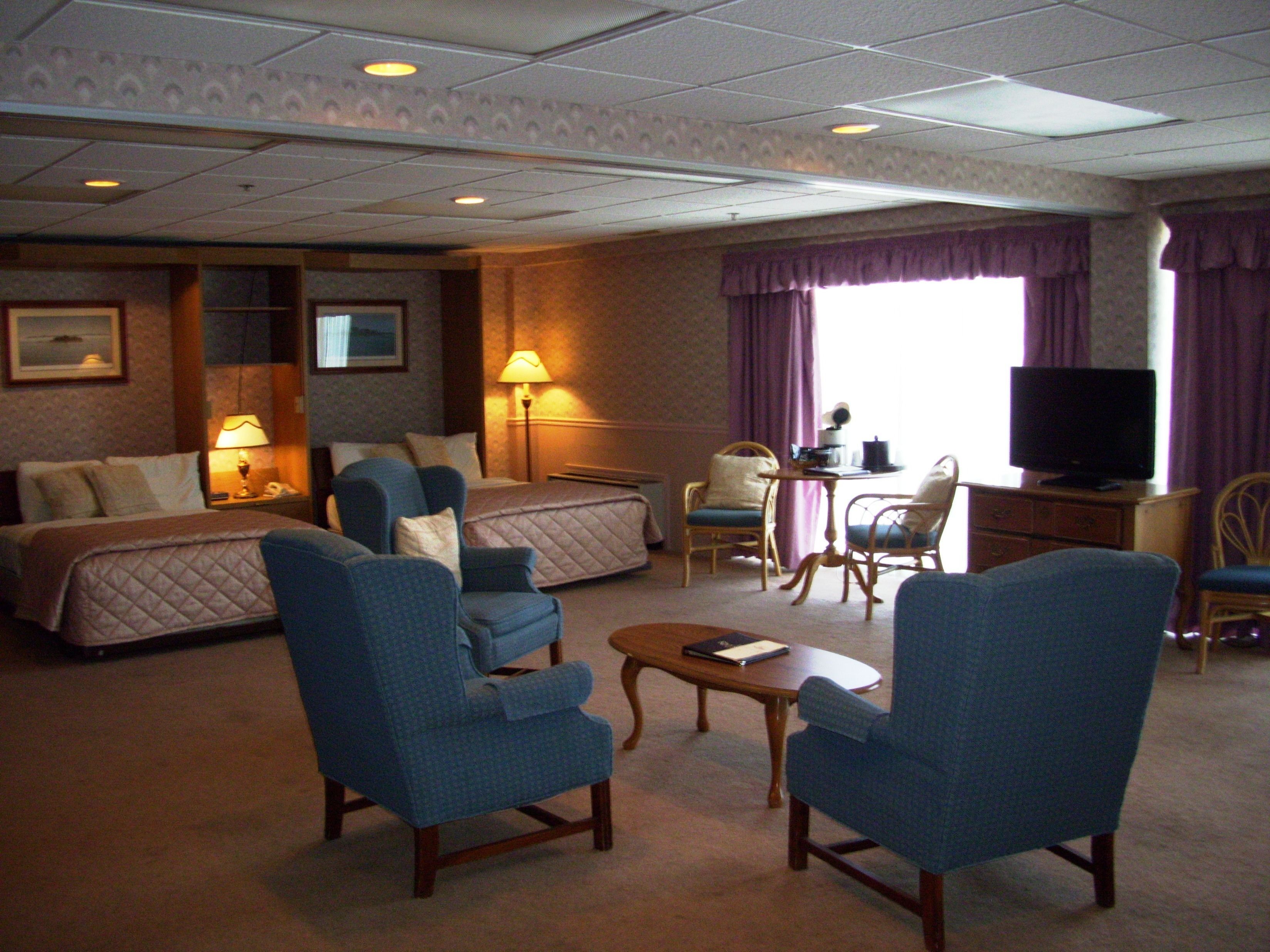 family double room, 2 bathrooms | 1 bedroom, iron/ironing board, free wifi, bed sheets