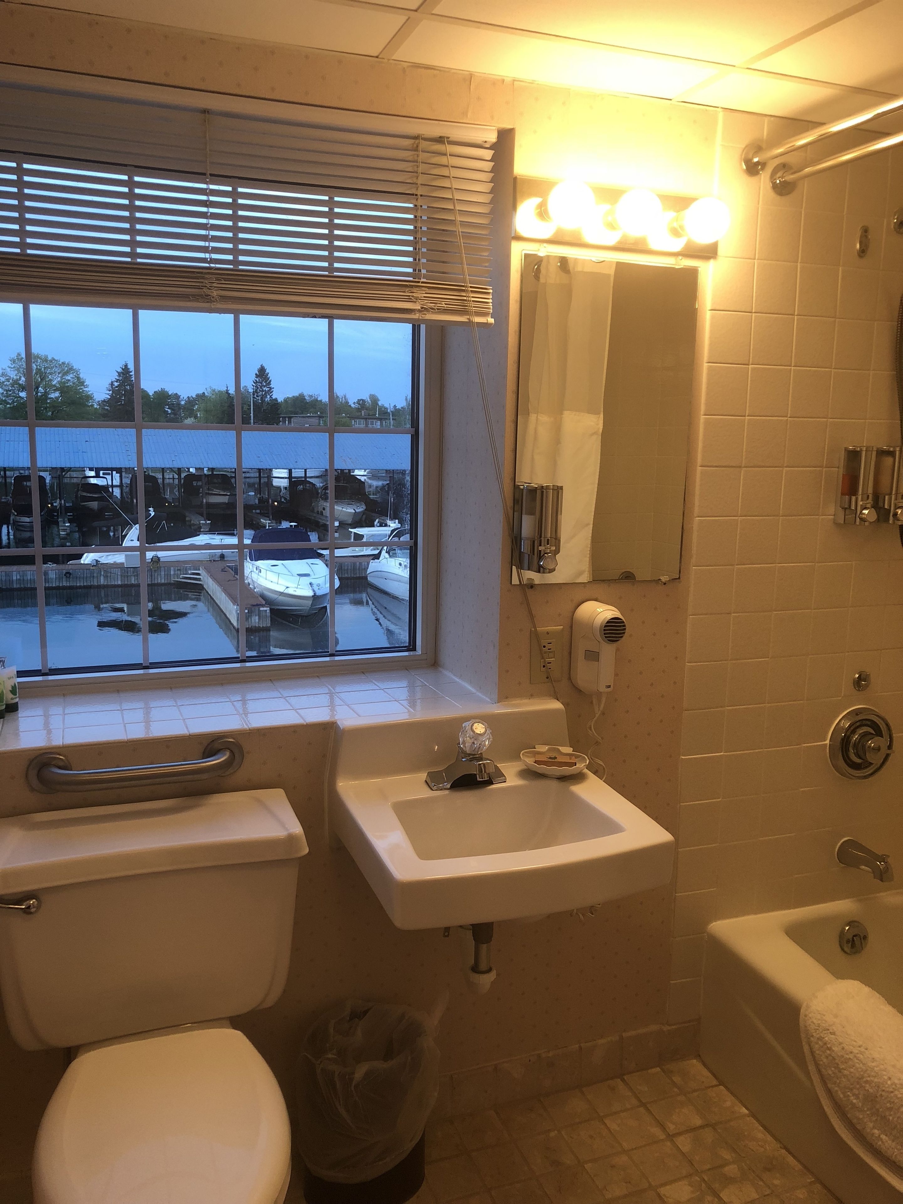 panoramic room, 2 double beds, balcony, st. lawrence river view | bathroom | free toiletries, hair dryer, towels