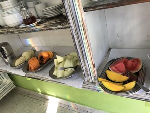 Free daily buffet breakfast - Pousada Aleffawi (Fernando de Noronha)