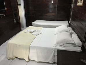 Standard Room | Minibar, individually decorated, blackout drapes, rollaway beds - Pousada Aleffawi (Fernando de Noronha)