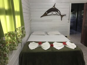 Superior Room, Pool View | Room amenity