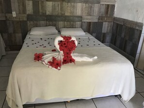 Superior Room, Pool View | Minibar, individually decorated, blackout drapes, rollaway beds